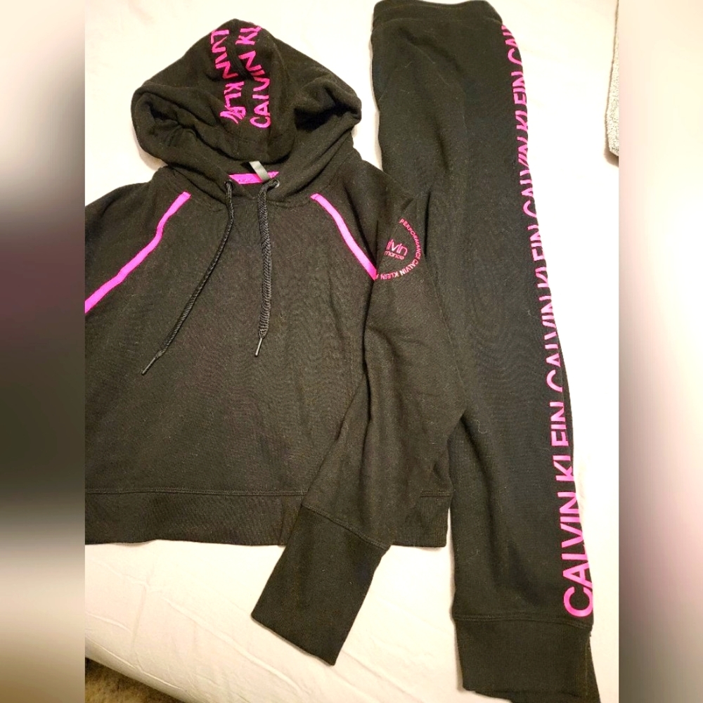Calvin Klein performance Sweat Suit. Top and bottom for the price of 1.